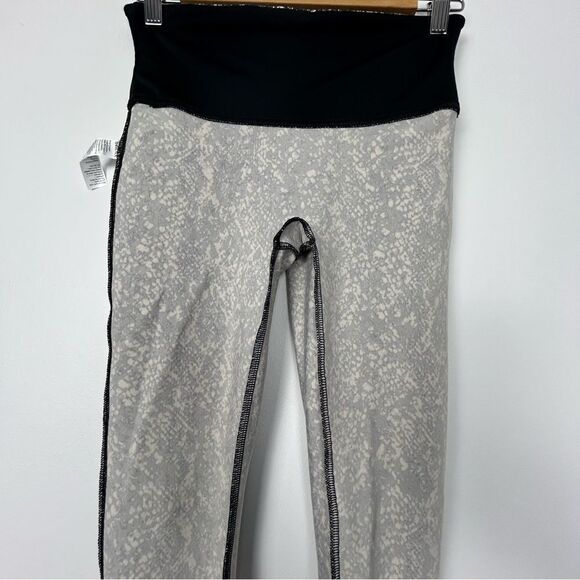 NWOT SPANX Faux Leather Snake Shine Leggings - Picture 14 of 14